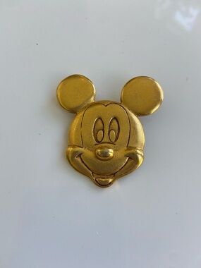 Gold Vintage Mickey Mouse Head Pin - Classic Character Accent